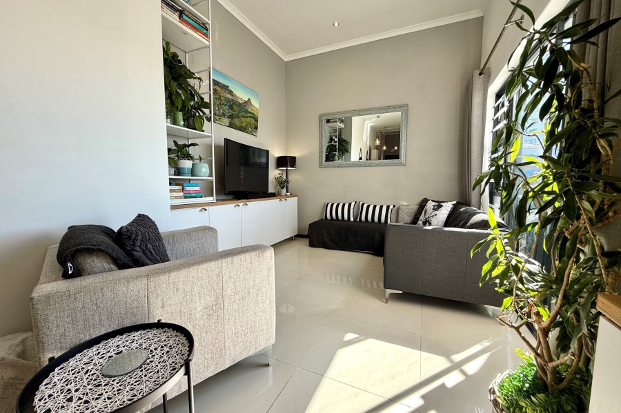 2 Bedroom Property for Sale in Beachfront Western Cape